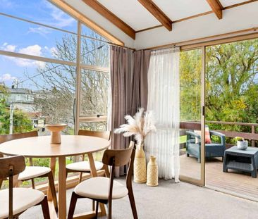 Elevated family home - Photo 3