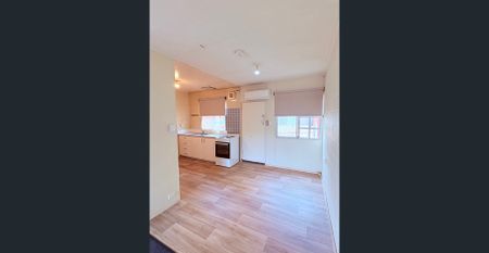 Two-storey, two-bedroom unit - Photo 5