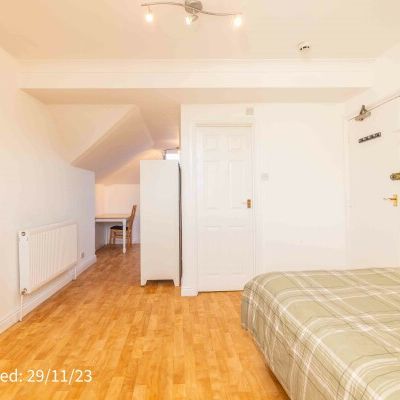FLAT 4, 33, Portland Street - Photo 1