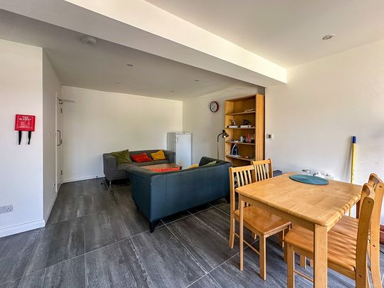 Room 3, Kendal Way, Cambridge - Photo 1