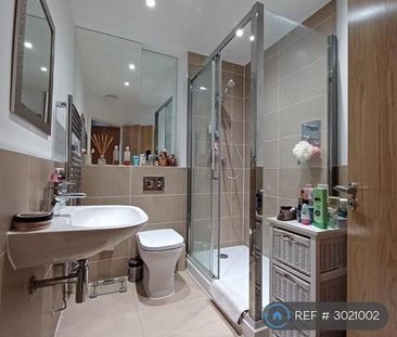 2 bedroom flat to rent - Photo 4