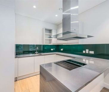 A stylish one bedroom apartment in this choice location in the heart of Chiswick - Photo 1