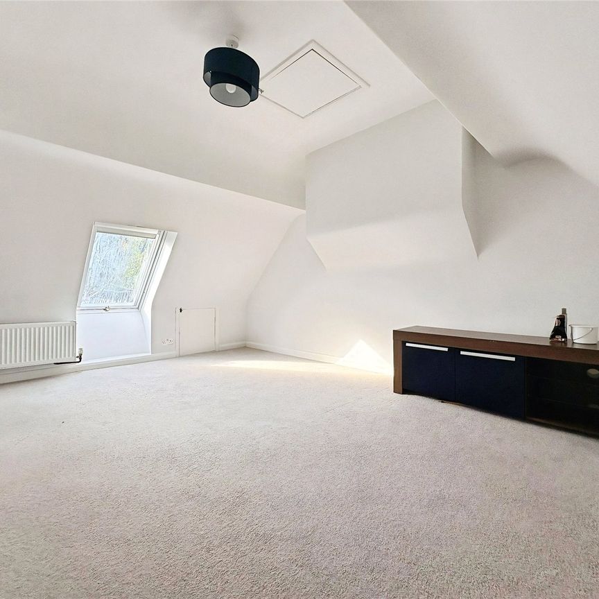 Syon Lane, Isleworth, TW7 5BT - Photo 1