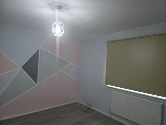 6 bedroom semi-detached house to rent - Photo 1