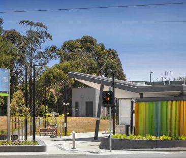 Spacious Period Apartment with Private rear Garden - Photo 3