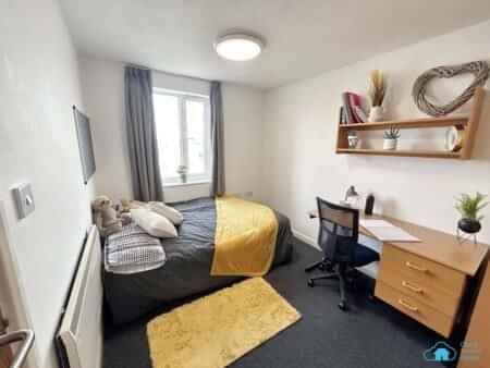 Deluxe En-suite Dolphin House - Photo 1