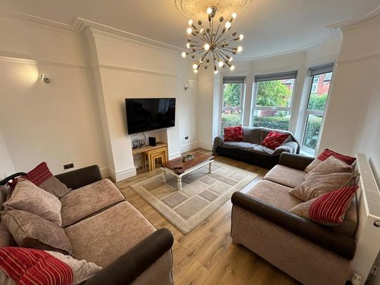 St. Michaels Terrace, Leeds, LS6 - Photo 1