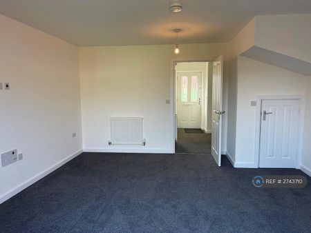 2 bedroom semi-detached house to rent - Photo 2