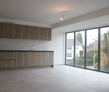 Zeer ruim duplex appartement met 3 slaapkamers - Photo 4