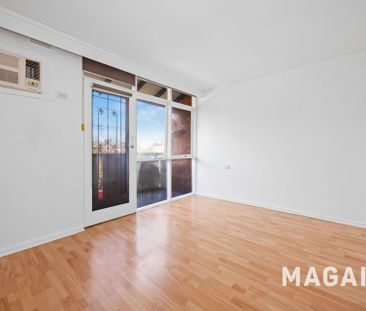 Townhouse in great location - Photo 6