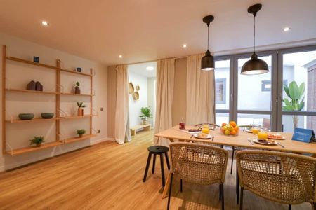 Carrer de Verdi, Barcelona, Catalonia 08012 - Photo 4