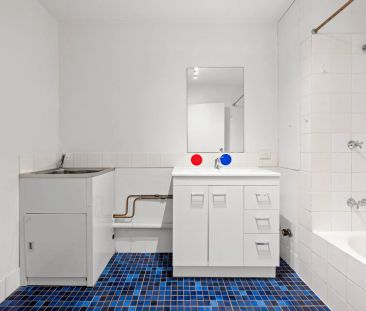 Spacious 2-Bedroom Unit in a Prime Location - Photo 6