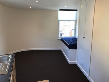 1 bedroom in a house share to rent - Photo 4