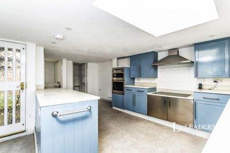 3 bedroom detached house to rent - Photo 4