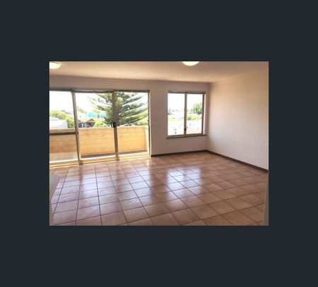 8A Sinclair Close, Bunbury, WA 6230 - Photo 2