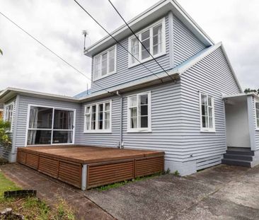 Beautiful 3-Bedroom Family Home – Private & Secure - Photo 5