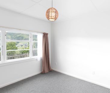 Sunny 3 Bedroom House - Photo 3