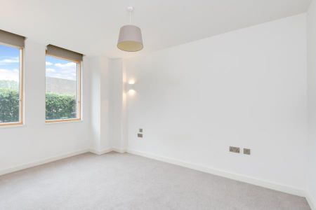 3 bedroom apartment to rent - Photo 5