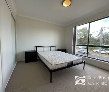 FULLY FURNISHED TOWNHOUSE - Photo 5
