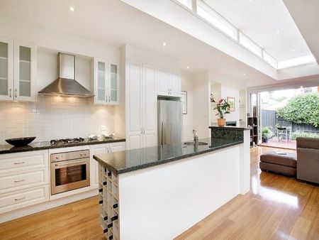 Charming Home in Tranquil Fitzroy North Location - Photo 3