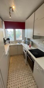 1 bedroom in a flat share to rent - Photo 3