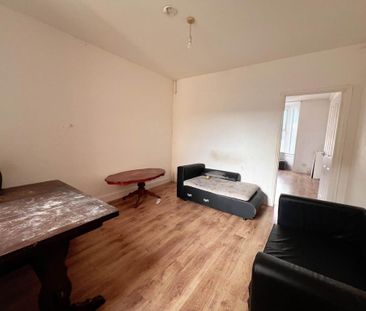 2 bedroom maisonette to rent - Photo 1