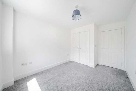 Coxhill Way, Aylesbury, HP21 - Photo 3
