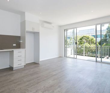 Unit 8/54 Kanooka Grove, - Photo 4