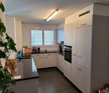 moderne 4.5 Zi.-Parterre-Wohnung im Dorfzentrum - Photo 5
