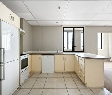 Enjoy easy inner-city living in this well-located two-bedroom apart... - Photo 1