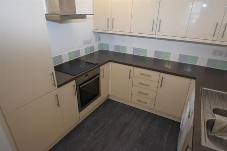 1 bedroom flat to rent - Photo 2