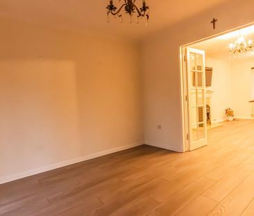 4 bedroom detached house to rent - Photo 2