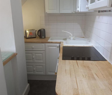 2 bedroom private hall to rent - Photo 5