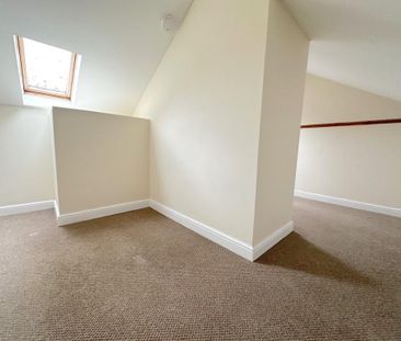 2 bedroom maisonette to rent - Photo 2