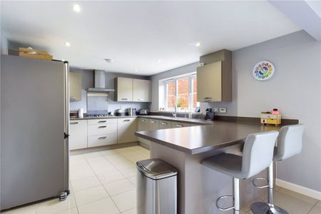 Fawn Drive, Three Mile Cross, Reading, Berkshire, RG7 - Photo 4