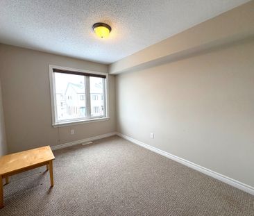 For Lease - 520 EARNSCLIFFE Grove, Blossom Park - Airport and Area,... - Photo 4