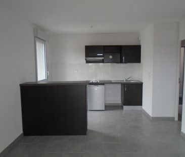 Location Appartement 2 pièces 39m² LAUNAGUET 31140 - Photo 2