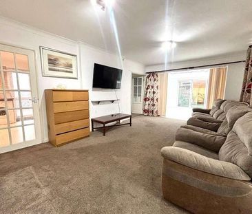 Southwood Road, Hayling Island, PO11 - Photo 1