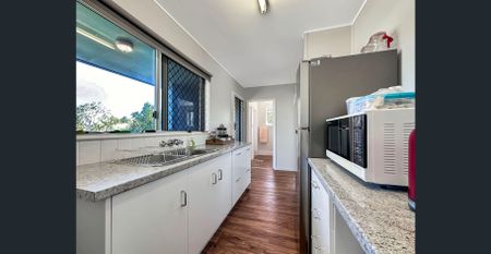 2 BEDROOM UNIT SHORT WALK TO SHOPS AND SCHOOLS - Photo 5