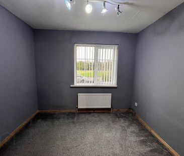 16 Oakwood Road, Carrickfergus, BT38 8ET - Photo 5