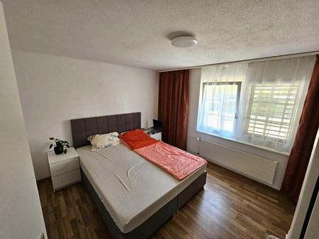 Grosszügige, helle 4.5 Zimmer Wohnung mit Balkon - Photo 3
