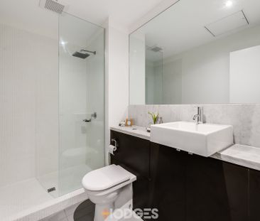 Top Floor North Facing Beauty By The River - Photo 5