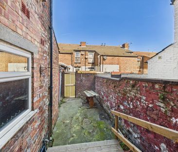 3 bedroom terraced house to rent - Photo 3