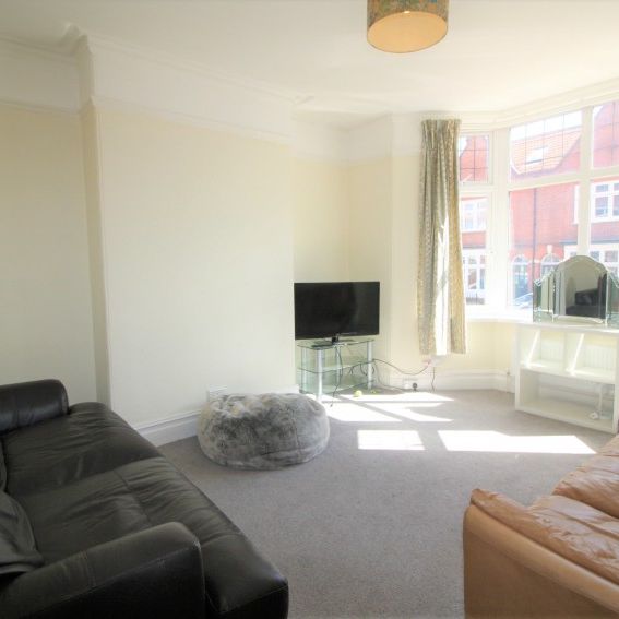 Waverley Avenue, Exeter - Photo 1