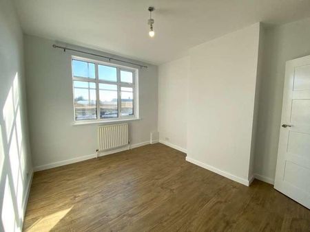 Shelson Parade, Ashford Road, Feltham, TW13 - Photo 2