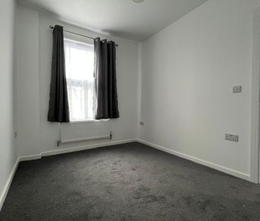 4 bedroom semi-detached house to rent - Photo 1