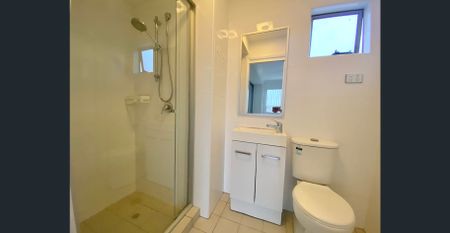 Modern Townhouse in Central Location - Photo 3