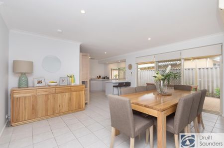 COMING SOON! - Photo 3