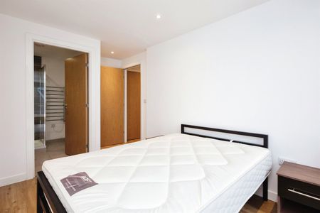 Flat to Rent: The Plaza, 1 Every Street M4 - Photo 2