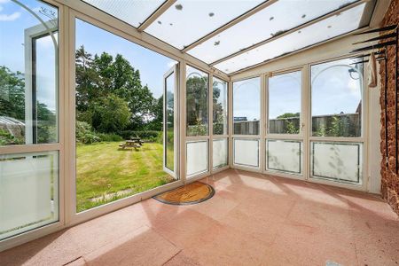 4 bedroom terraced house to rent - Photo 3